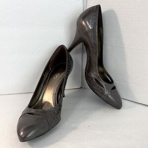 ALDO Pewter Closed Toe Pumps Size 39 / 8.5